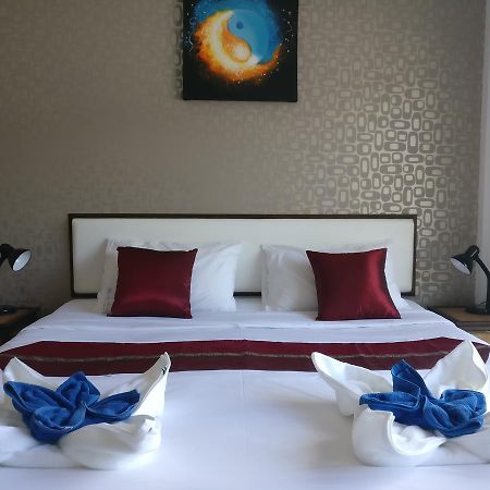 White Sky Boutique Hotel Patong Ngoại thất bức ảnh