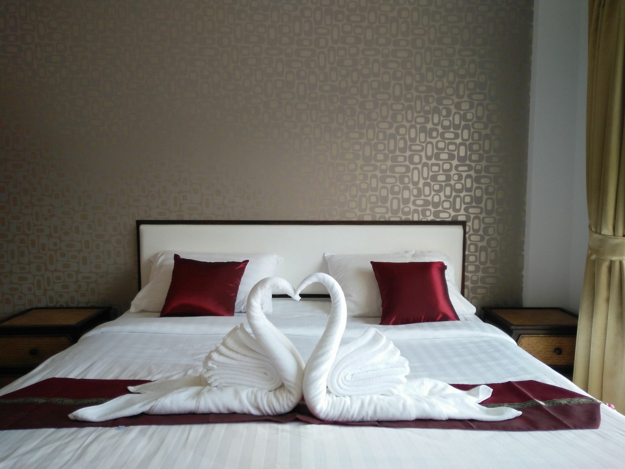 White Sky Boutique Hotel Patong Ngoại thất bức ảnh