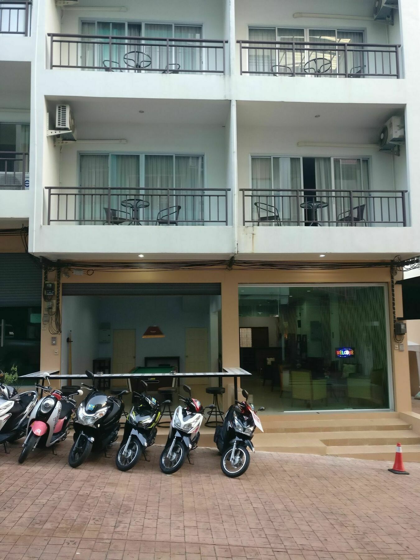 White Sky Boutique Hotel Patong Ngoại thất bức ảnh